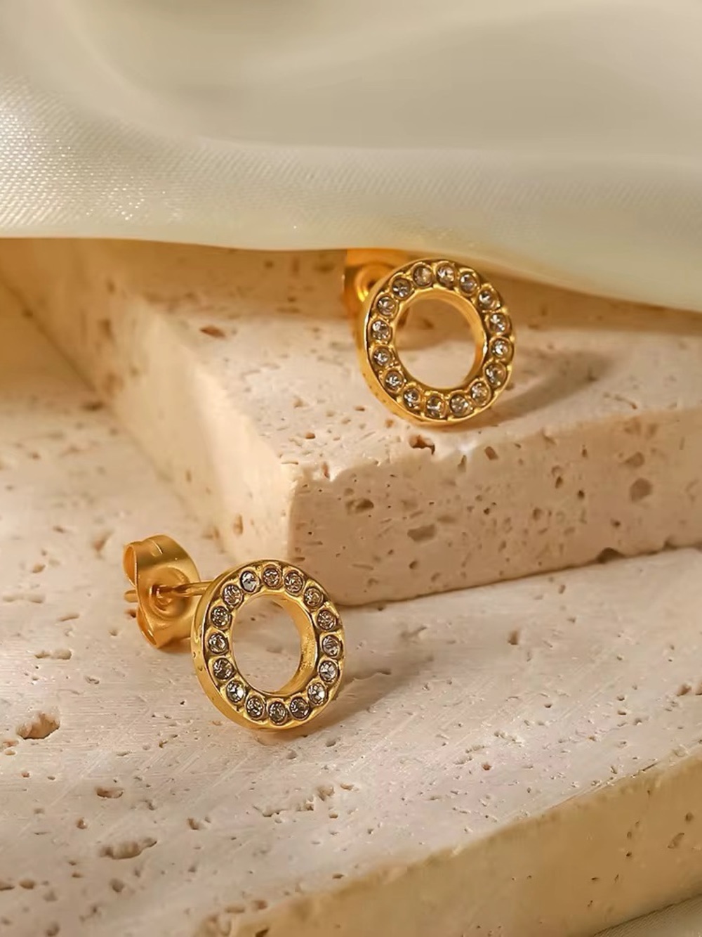18K Gold Plated Circle Cubic Zirconia Stud Earrings - Picture 5 of 8